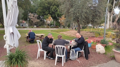 החומוס של ג’ינג’י קיבוץ עינת3.jpg